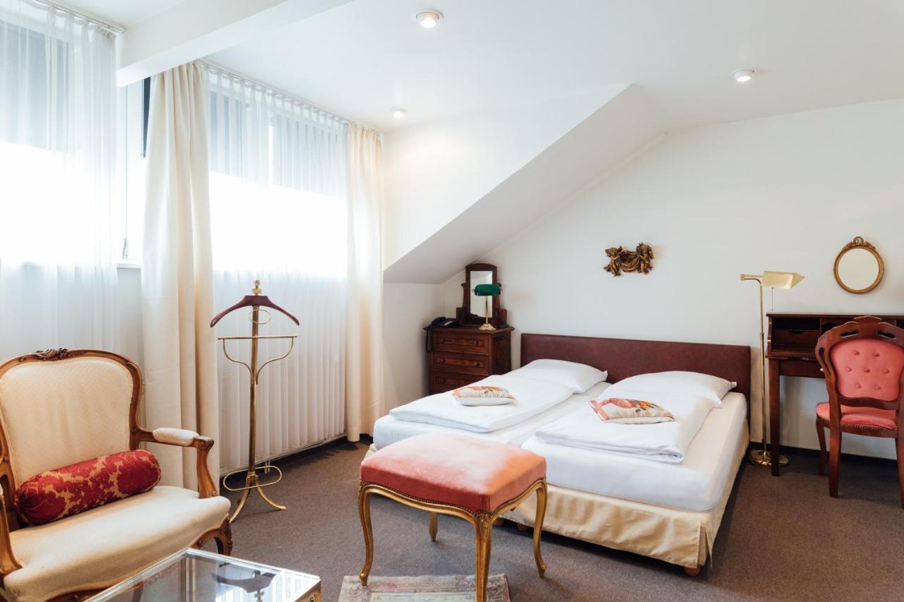 Das Kleine Hotel In Ruhiger Stadtlage Вісбаден Екстер'єр фото