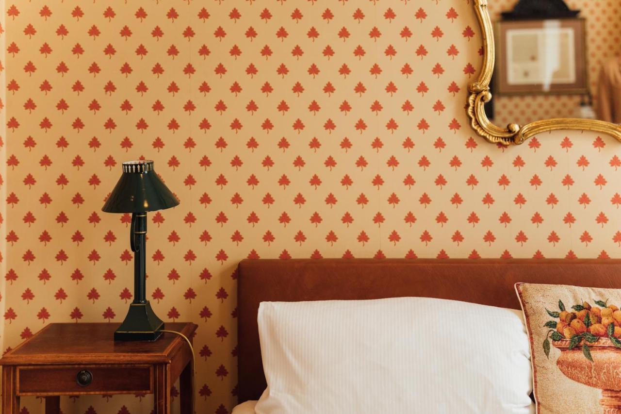 Das Kleine Hotel In Ruhiger Stadtlage Вісбаден Екстер'єр фото